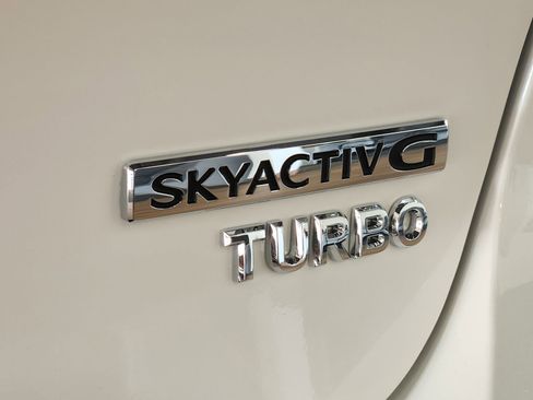 New 2026 MAZDA MAZDA3 Hatchback w/Premium Plus Pkg image 11