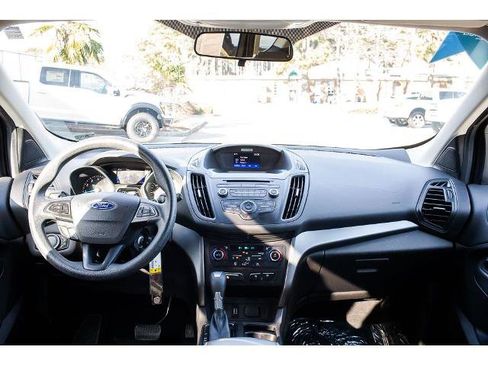 Certified 2017 Ford Escape SE image 12