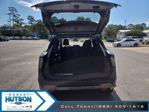 Used 2025 Nissan Kicks SV w/ Illumination Package FWD image 9