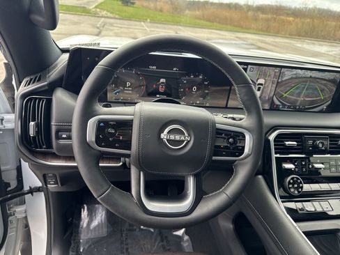Used 2026 Nissan Armada Platinum Reserve AWD/4WD image 17