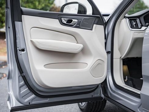 New 2026 Volvo XC60 B5 Ultra w/ Protection Package Premier image 37