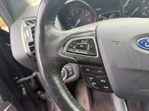 Used 2018 Ford Escape Titanium image 12