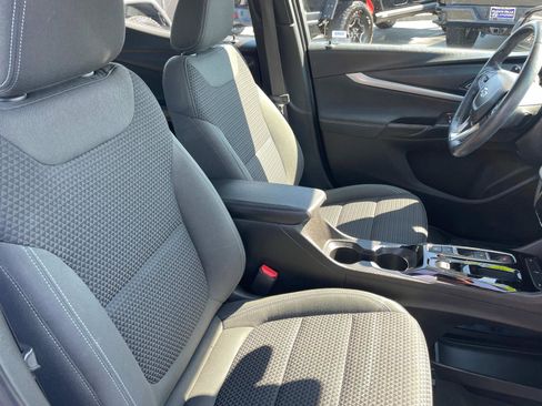 Used 2022 Chevrolet Bolt EUV LT w/ Comfort Package image 27