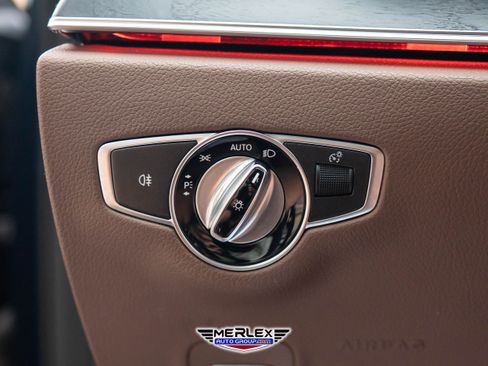 Used 2017 Mercedes-Benz E 300 image 36