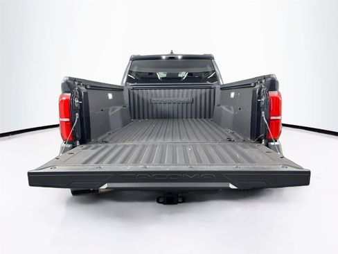 Certified 2024 Toyota Tacoma TRD Off-Road AWD/4WD image 32