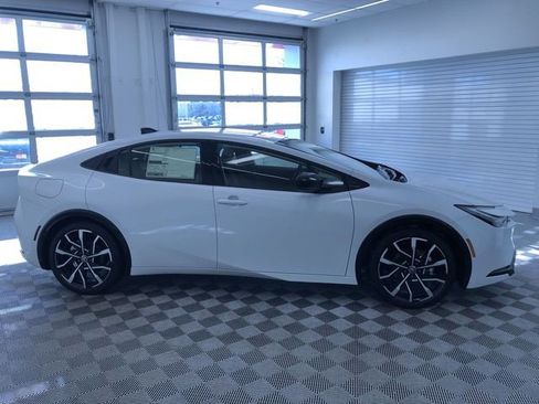 New 2026 Toyota Prius Plug-In Hybrid FWD image 25