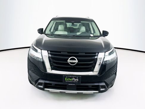 Used 2023 Nissan Pathfinder SL w/ SL Premium Package AWD/4WD image 2