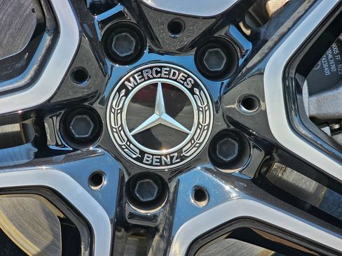 Used 2023 Mercedes-Benz GLB 250 image 11