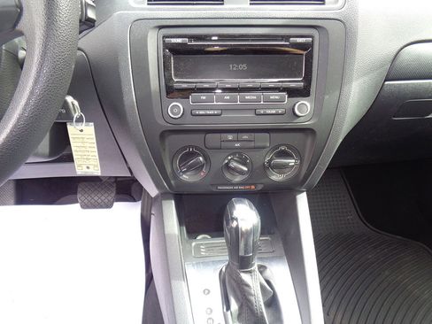 Used 2014 Volkswagen Jetta S image 15