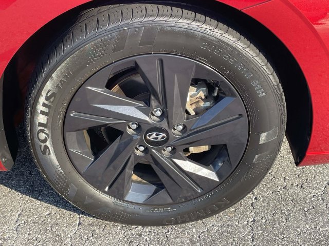 Certified 2023 Hyundai Elantra SEL FWD image 8