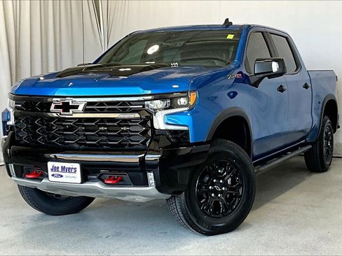 Used 2022 Chevrolet Silverado 1500 ZR2 w/ Technology Package AWD/4WD image 12