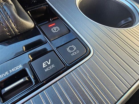 Used 2022 Toyota Sienna XSE image 35