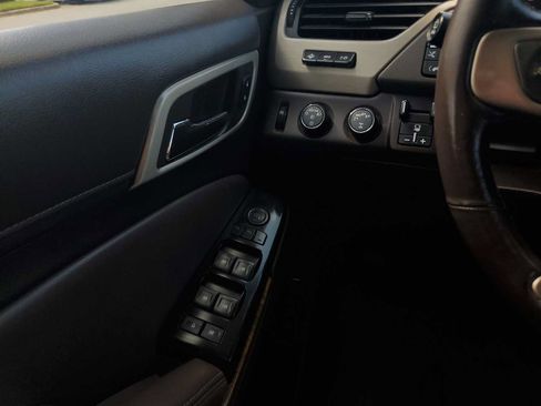 Used 2017 GMC Yukon XL Denali w/ Open Road Package AWD/4WD image 19