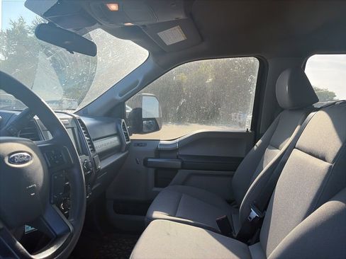 Used 2022 Ford F250 XLT w/ Black Appearance Package AWD/4WD image 15