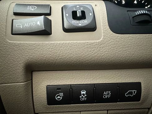 Used 2013 Lexus LX 570 4WD image 25