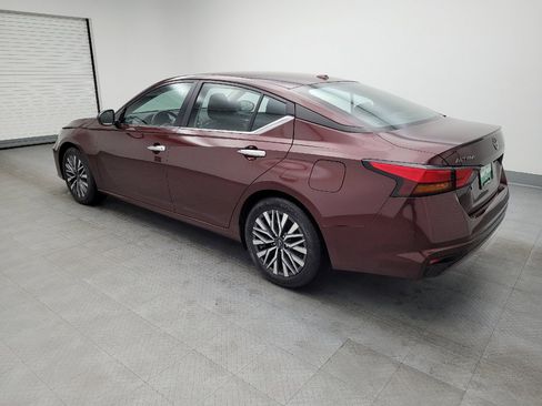 Used 2024 Nissan Altima 2.5 SV image 3