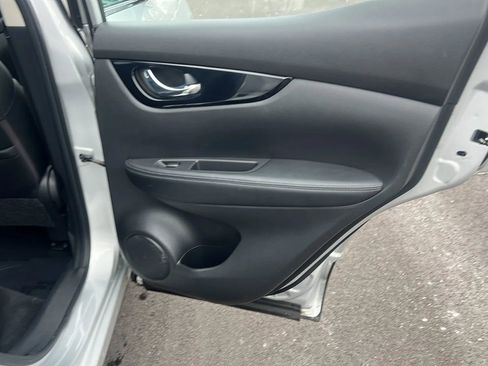 Used 2017 Nissan Rogue Sport SL w/ SL Premium Package image 15