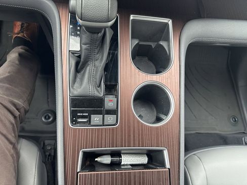 Used 2021 Toyota Sienna XLE image 28