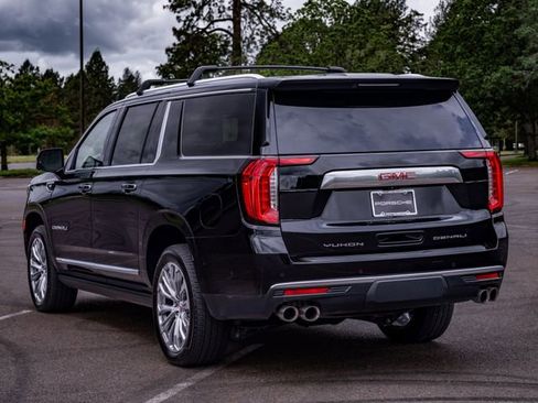 Used 2024 GMC Yukon XL Denali w/ Denali Reserve Package AWD/4WD image 3