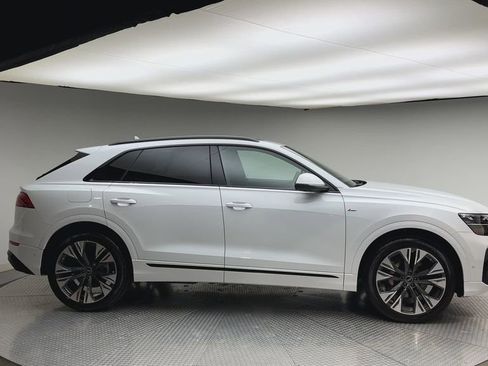 Used 2026 Audi Q8 Premium Plus AWD/4WD image 9