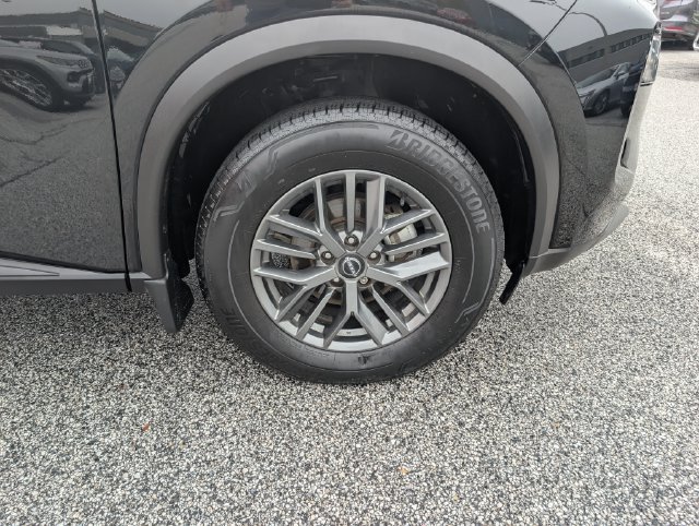 Used 2022 Nissan Rogue S FWD image 9