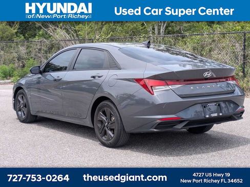 Certified 2023 Hyundai Elantra SEL FWD image 3
