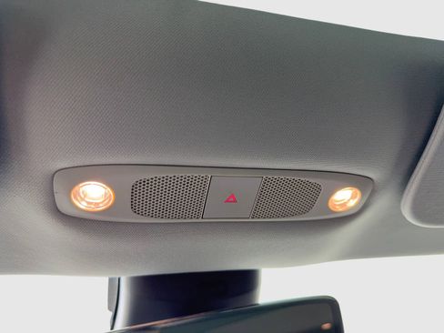 Used 2018 Tesla Model 3 Long Range image 33