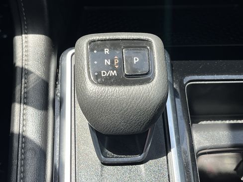 Used 2023 Nissan Pathfinder SL AWD/4WD image 23