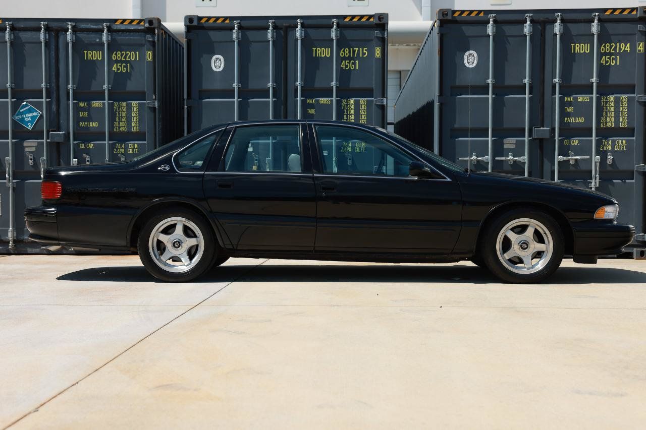 Used 1996 Chevrolet Caprice SS RWD image 13