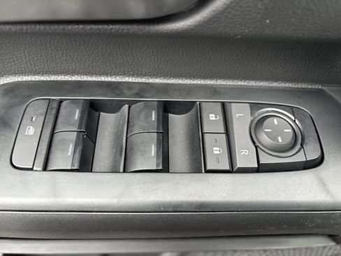 Certified 2025 Toyota Tacoma TRD Sport image 18