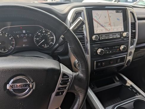 Used 2020 Nissan Titan SV w/ SV Convenience Package RWD image 32