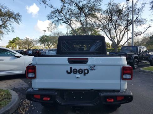 Used 2023 Jeep Gladiator Rubicon w/ Cold Weather Group image 13