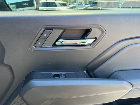 Used 2024 Chevrolet Colorado LT w/ LT Convenience Package II AWD/4WD image 35