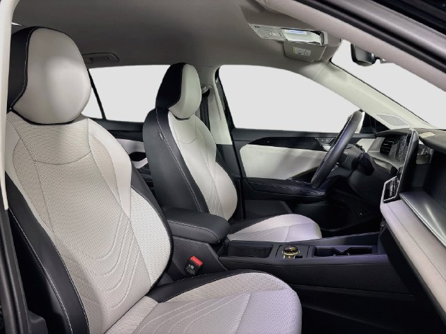Certified 2025 Volkswagen Tiguan SE FWD image 27