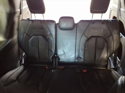 Used 2025 Chrysler Pacifica Select image 26