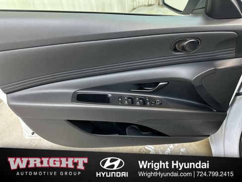 Used 2025 Hyundai Elantra SEL w/ Cargo Package image 9