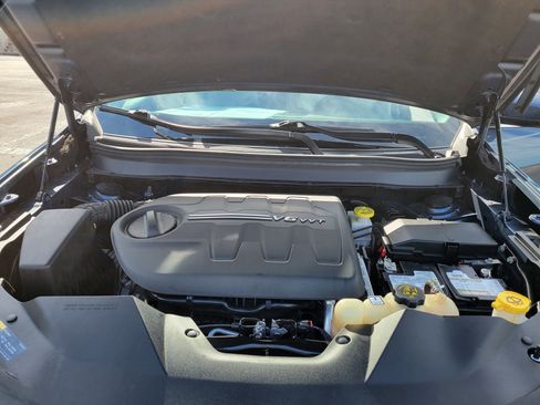 Used 2020 Jeep Cherokee Limited image 11