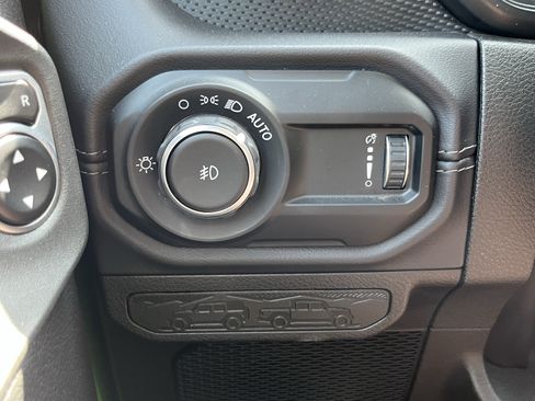 Used 2025 Jeep Wrangler Unlimited Rubicon w/ Safety Group AWD/4WD image 40