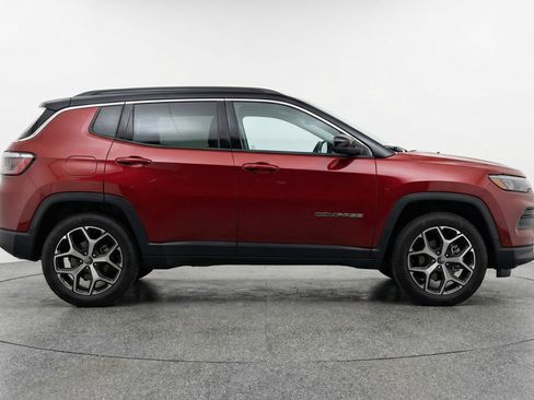 Used 2025 Jeep Compass Limited image 11