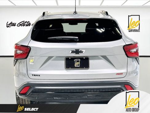 Certified 2024 Chevrolet Trax RS w/ Driver Confidence Package image 6