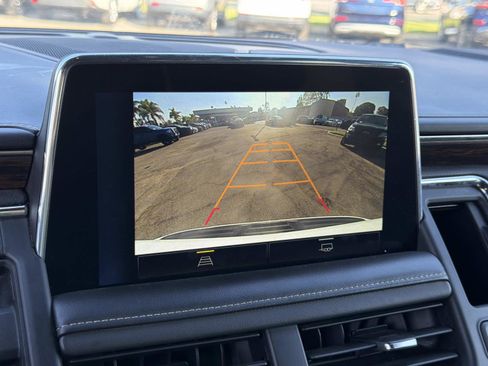 Used 2023 Chevrolet Suburban Premier image 13