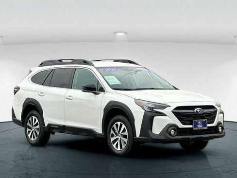 Used 2025 Subaru Outback Premium image 8