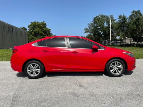 Used 2018 Chevrolet Cruze LT FWD image 5