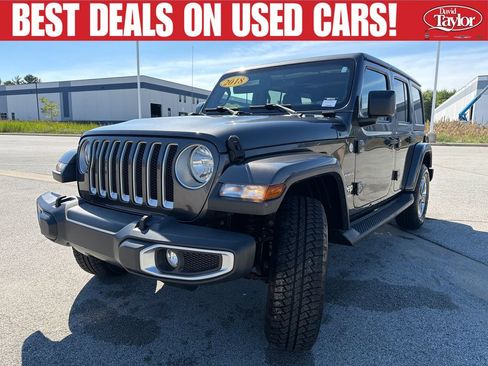 Used 2018 Jeep Wrangler Unlimited Sahara AWD/4WD image 8