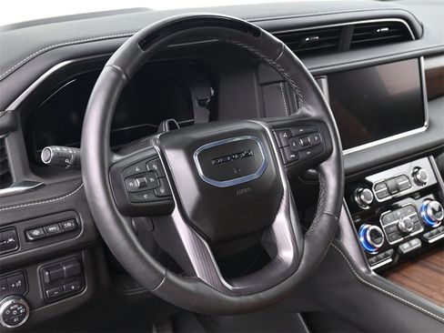 Used 2024 GMC Yukon XL Denali Ultimate image 10