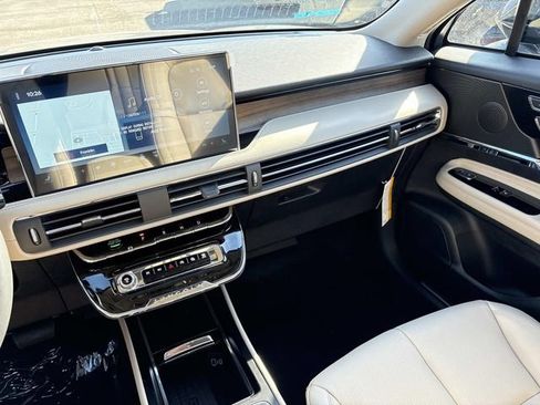 New 2026 Lincoln Corsair Reserve image 15