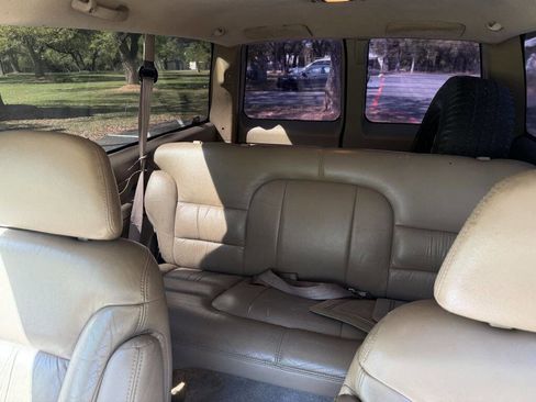 Used 1999 Chevrolet Tahoe 4WD 2-Door w/ Preferred Equipment Group image 17