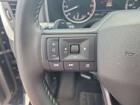 Used 2025 Nissan Rogue SV FWD image 19