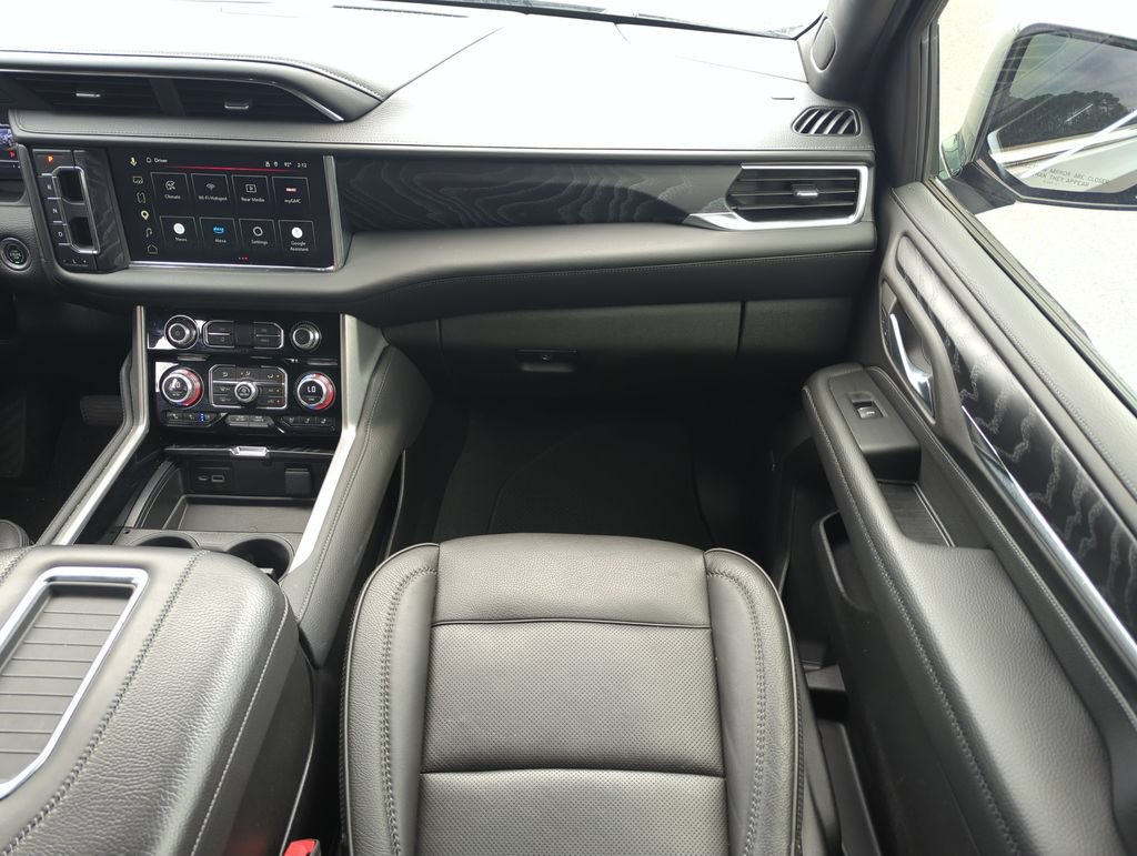 Used 2023 GMC Yukon XL Denali AWD/4WD image 15