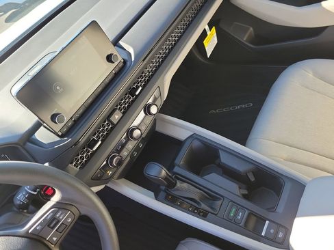 Certified 2025 Honda Accord SE image 34